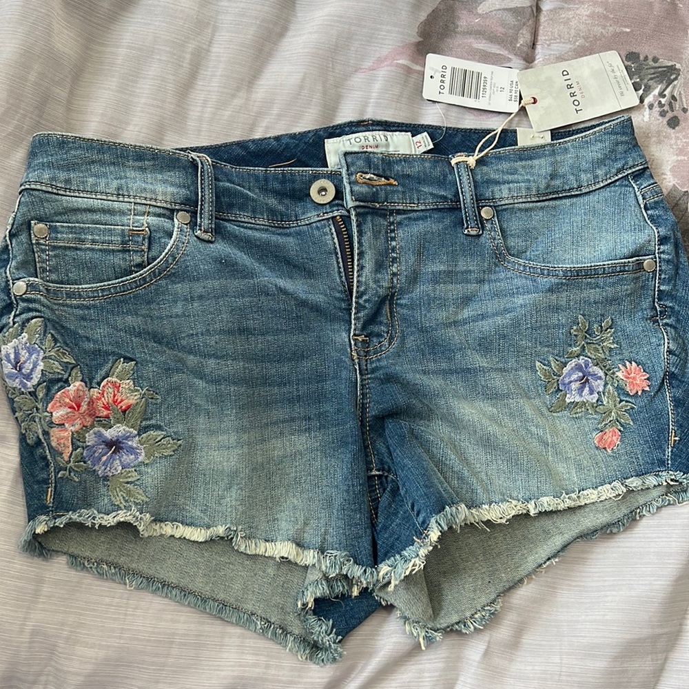 Size 12 torrid jean shorts floral embroidery